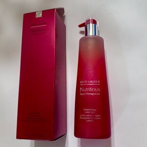 Estée Lauder Nutritious Super-Pomegranate Radiant Energy Lotion light